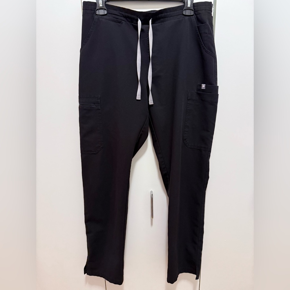 Black Figs Kade Cargo Scrub Pants